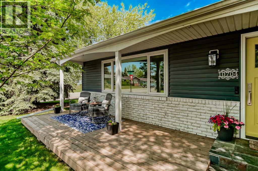 10704 Maplecrest Road SE