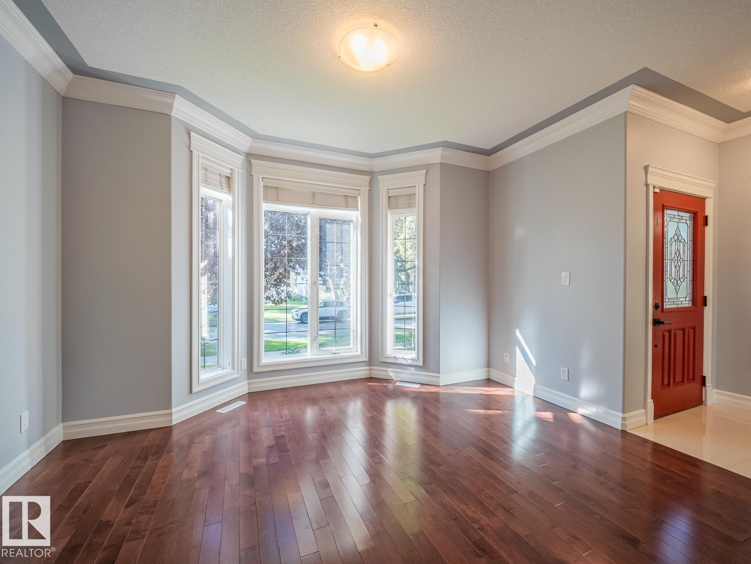 10650 67 AV NW