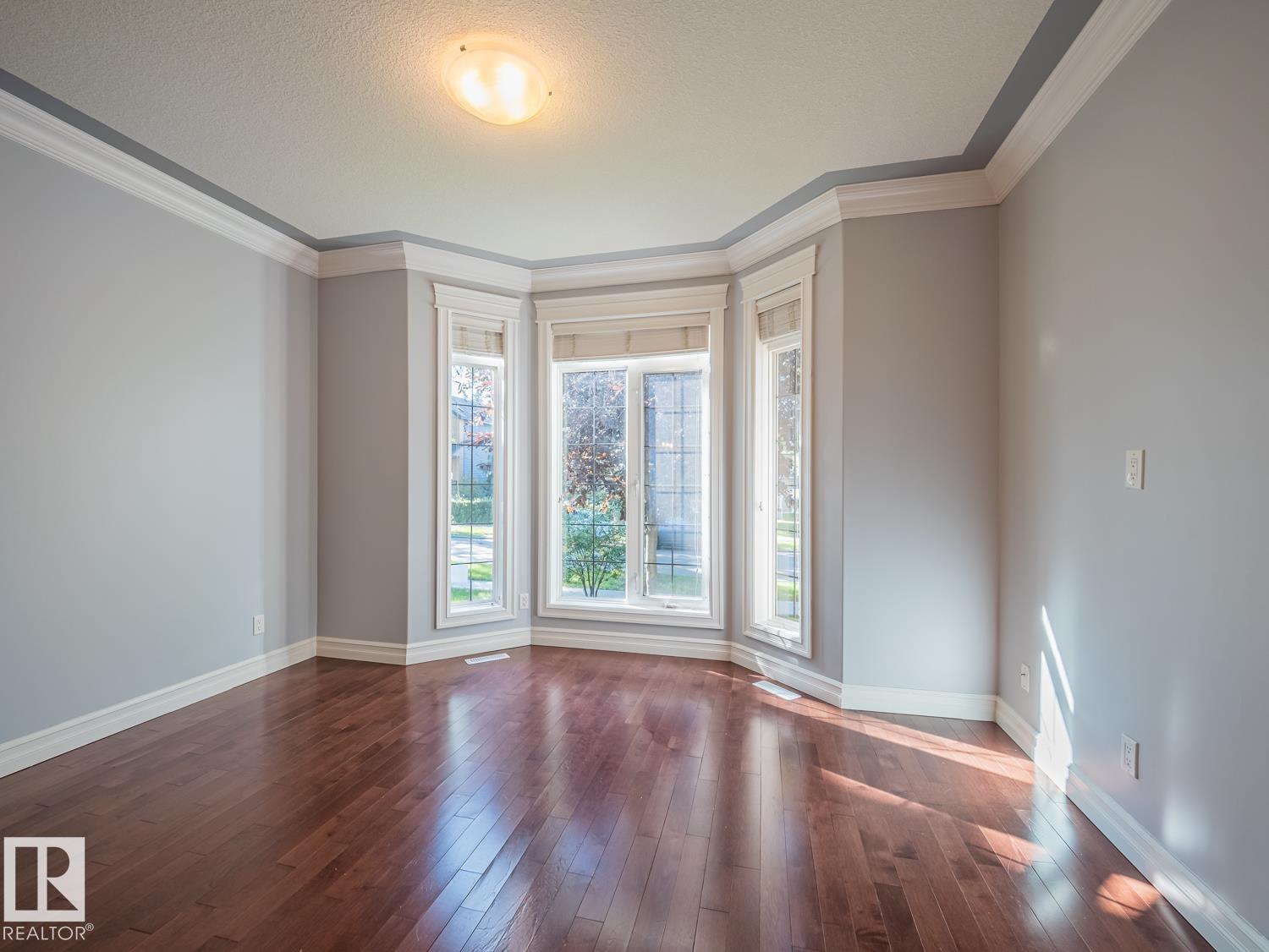 10650 67 AV NW
