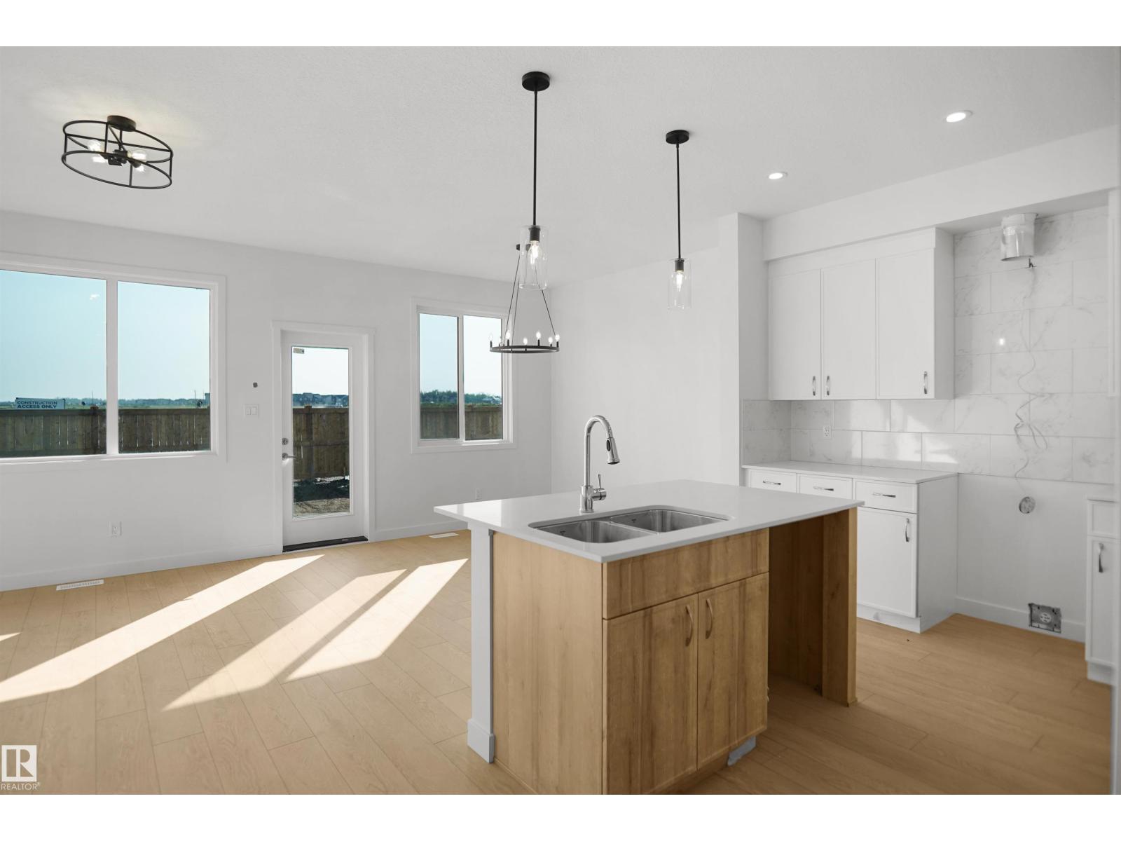 76 Legacy WY