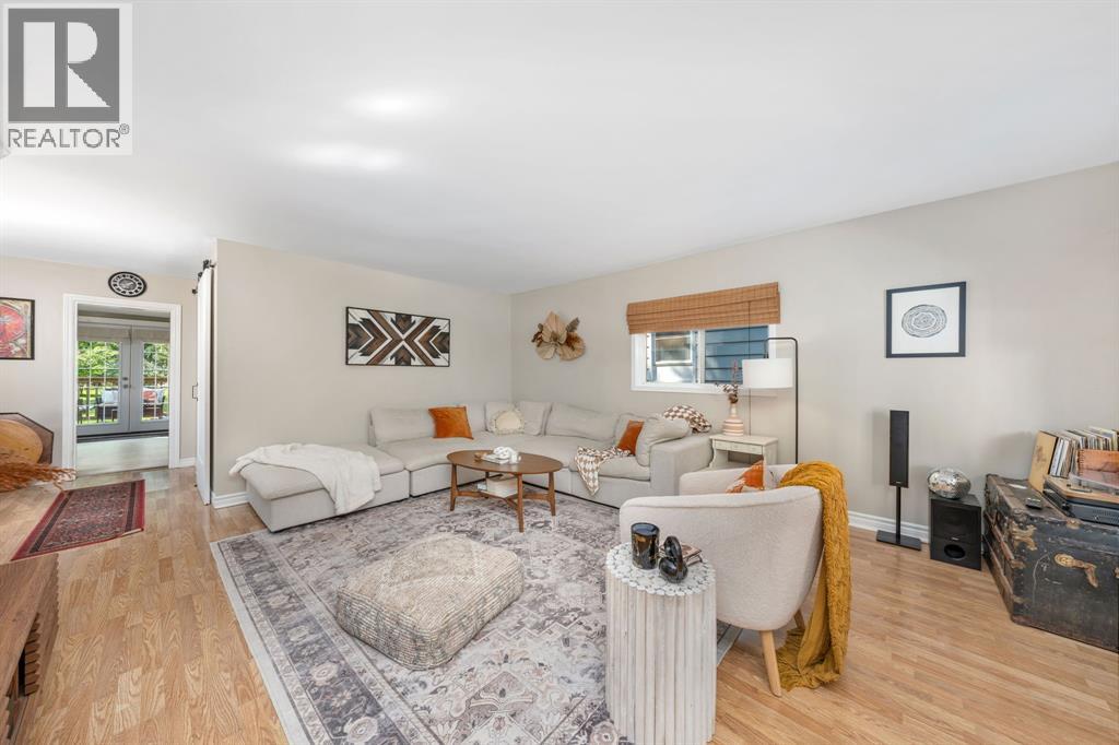 393 KERBY STREET - Photo 3