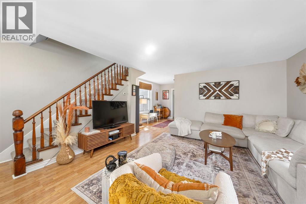 393 KERBY STREET - Photo 4
