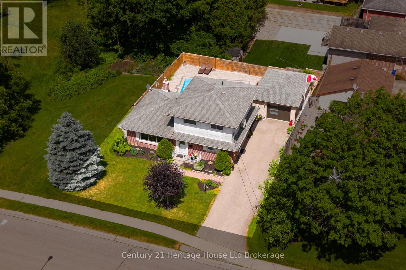 462 RIVERCREST DRIVE