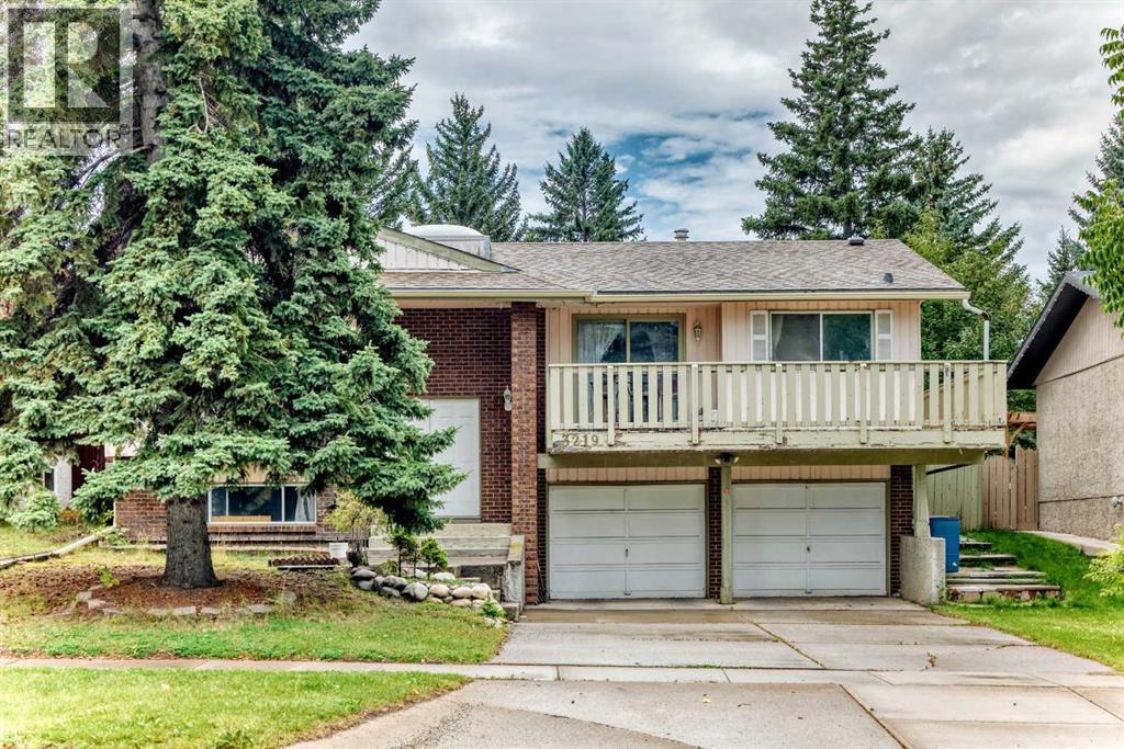 3219 Palliser Drive SW