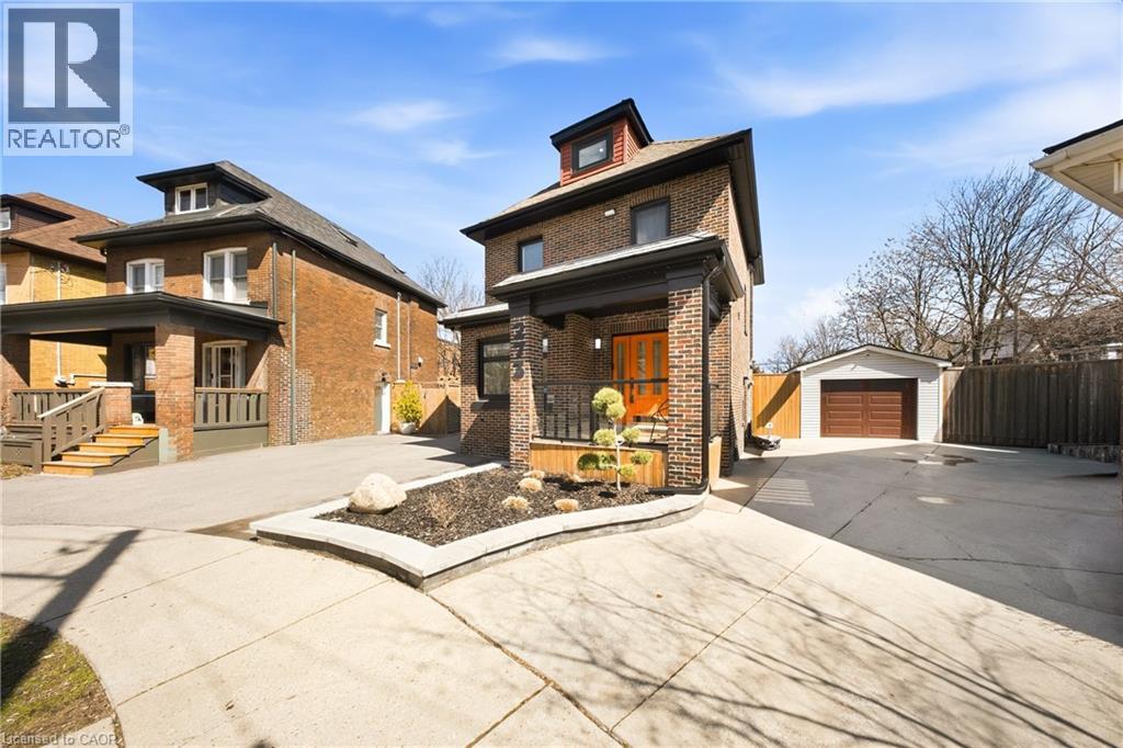 273 STINSON Crescent