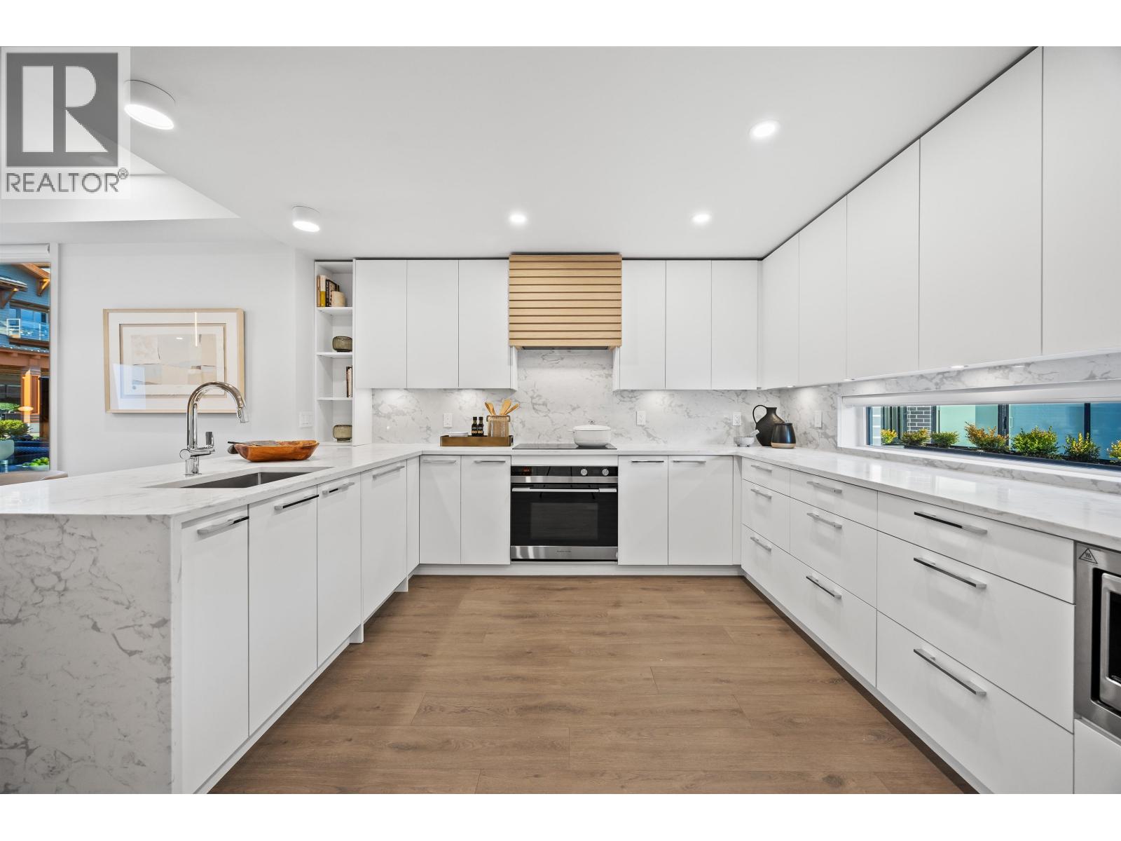 3140 WOODBINE DRIVE