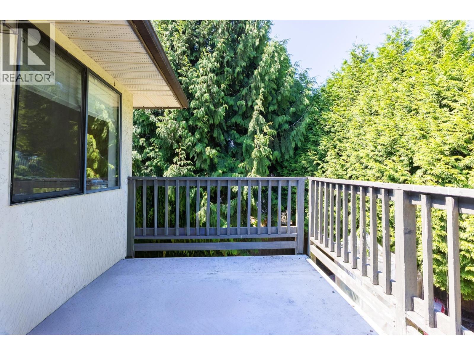 976 HOSMER COURT