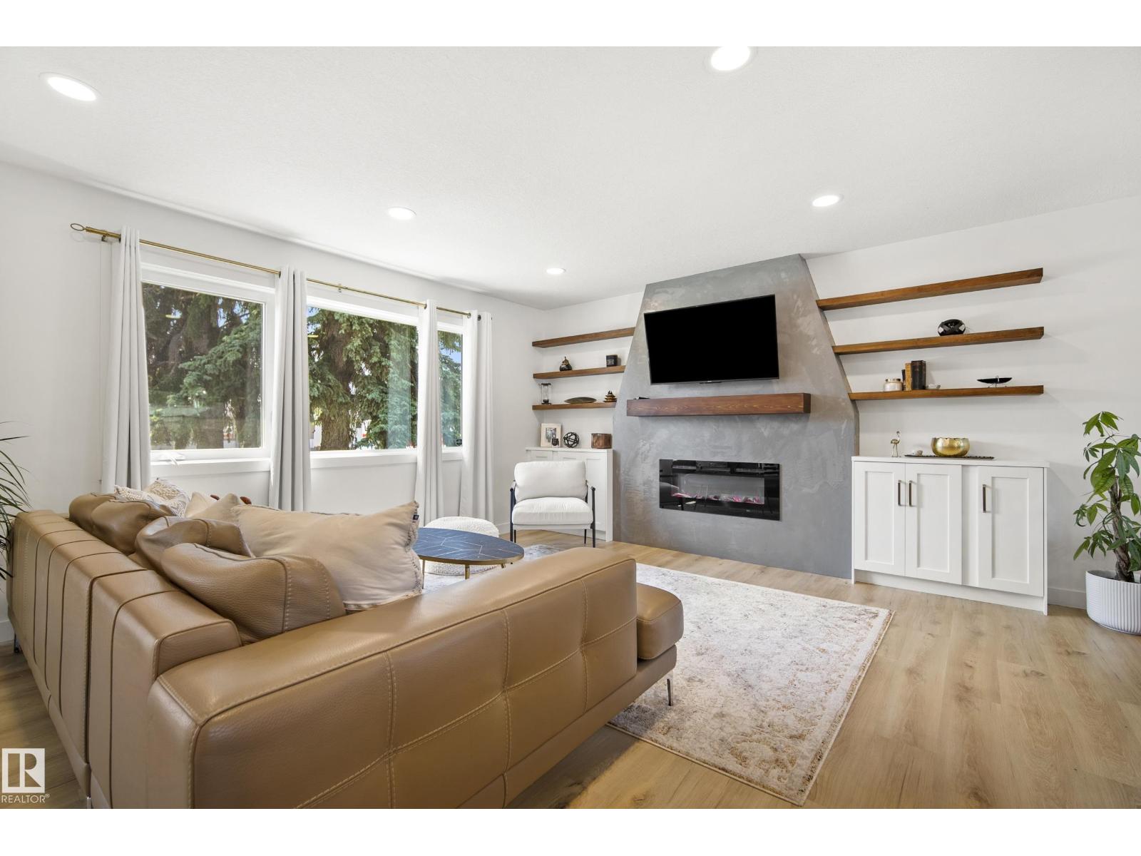 14616 88 AV NW