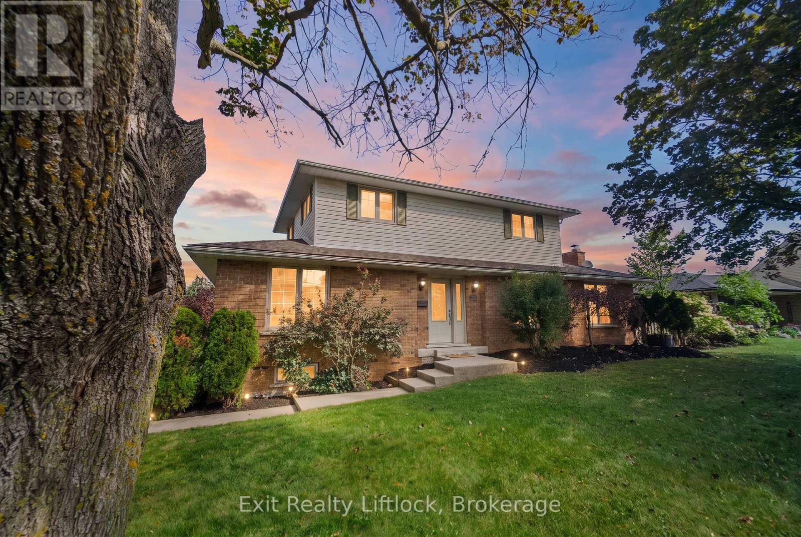 958 SMITHSIDE COURT - Photo 2