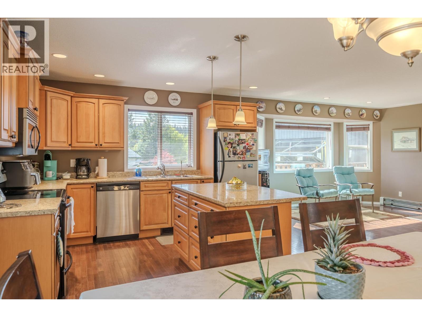 6500 GREY CRESCENT