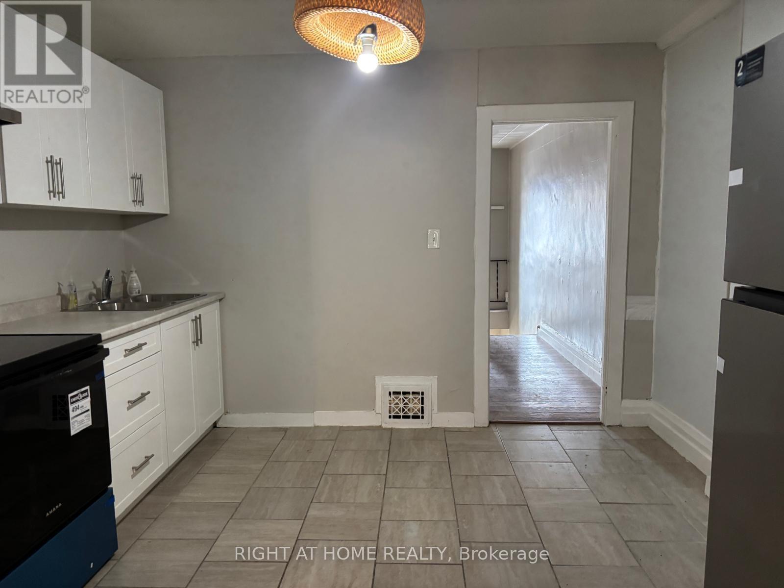 UPPER - 505 OAKWOOD AVENUE
