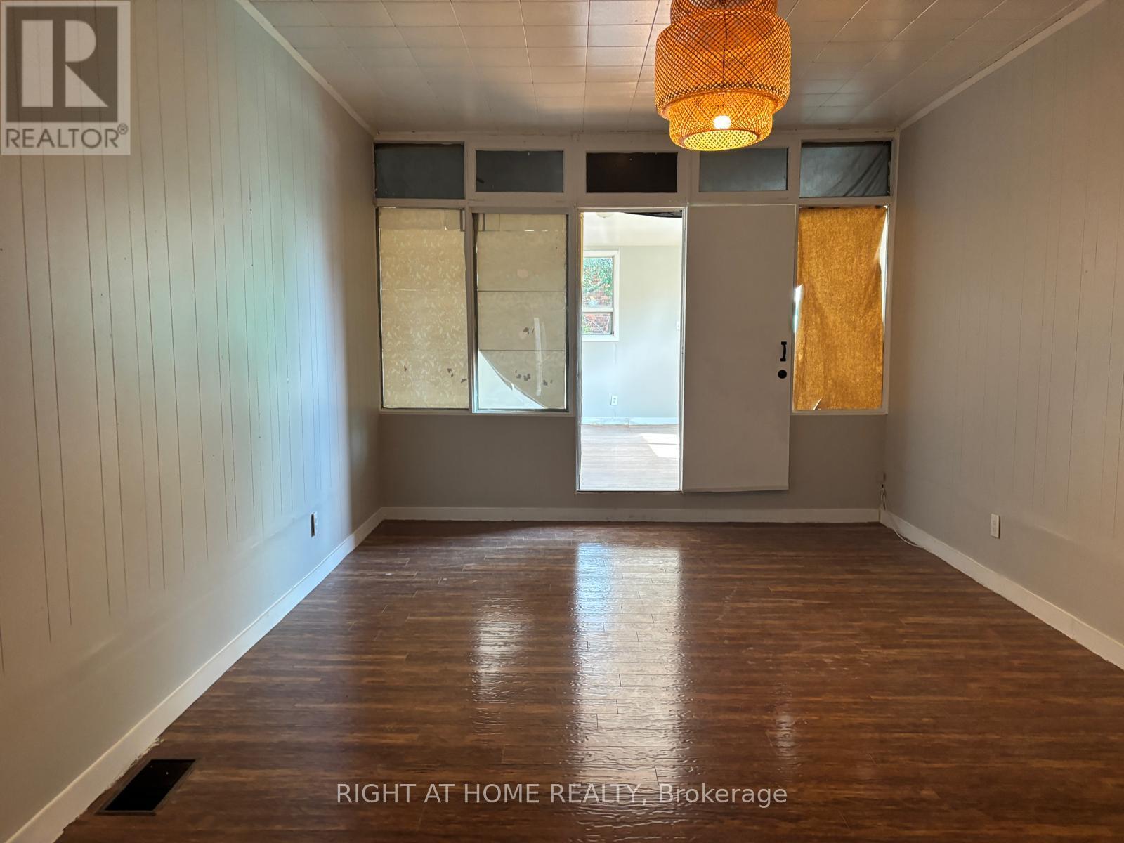 UPPER - 505 OAKWOOD AVENUE