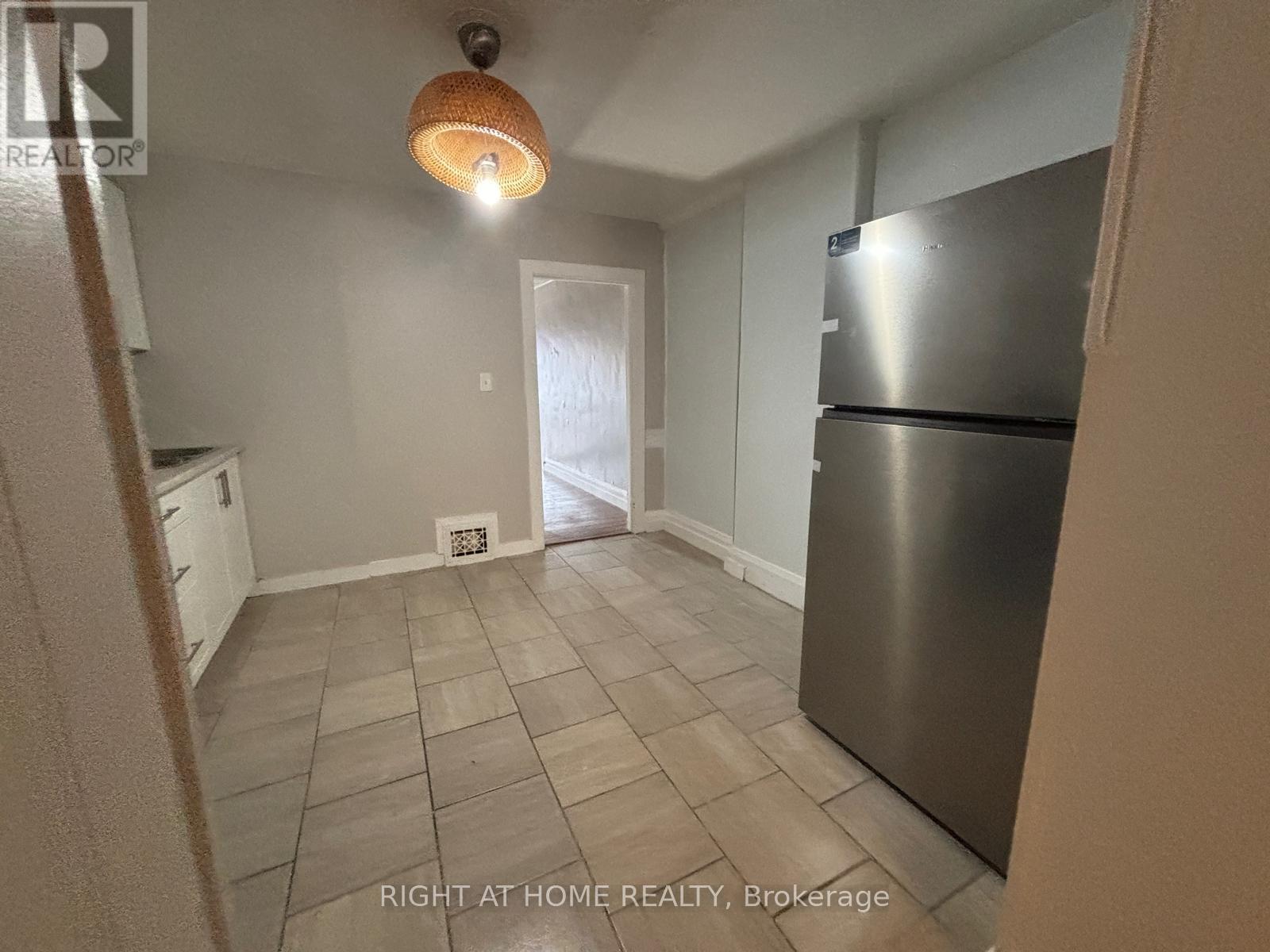 UPPER - 505 OAKWOOD AVENUE