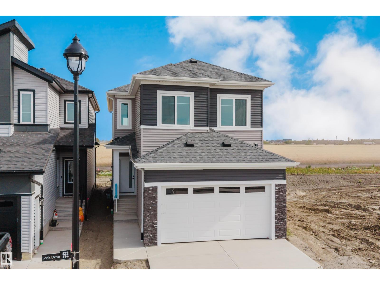 780 Bank DR