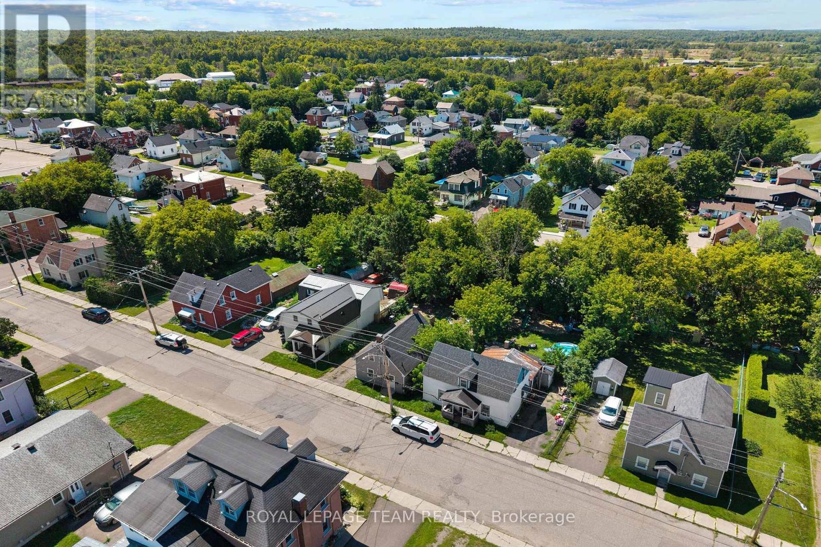 42 BONNECHERE STREET S