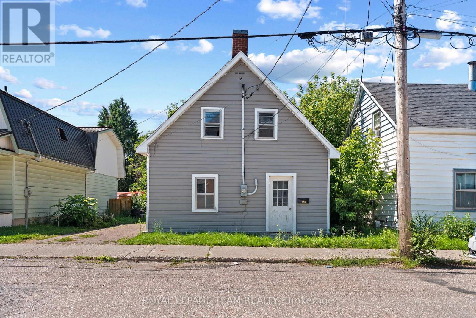 42 BONNECHERE STREET S