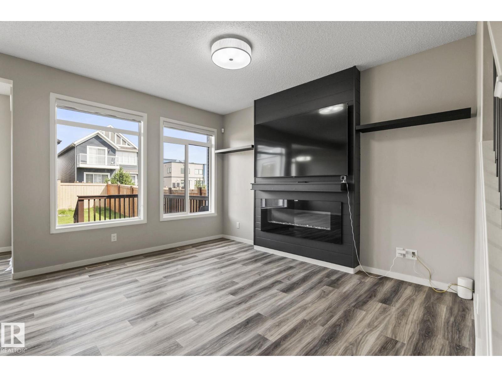 5210 23 ave SW