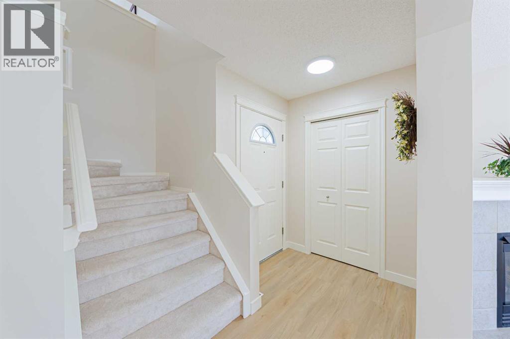130 Somerglen Way SW
