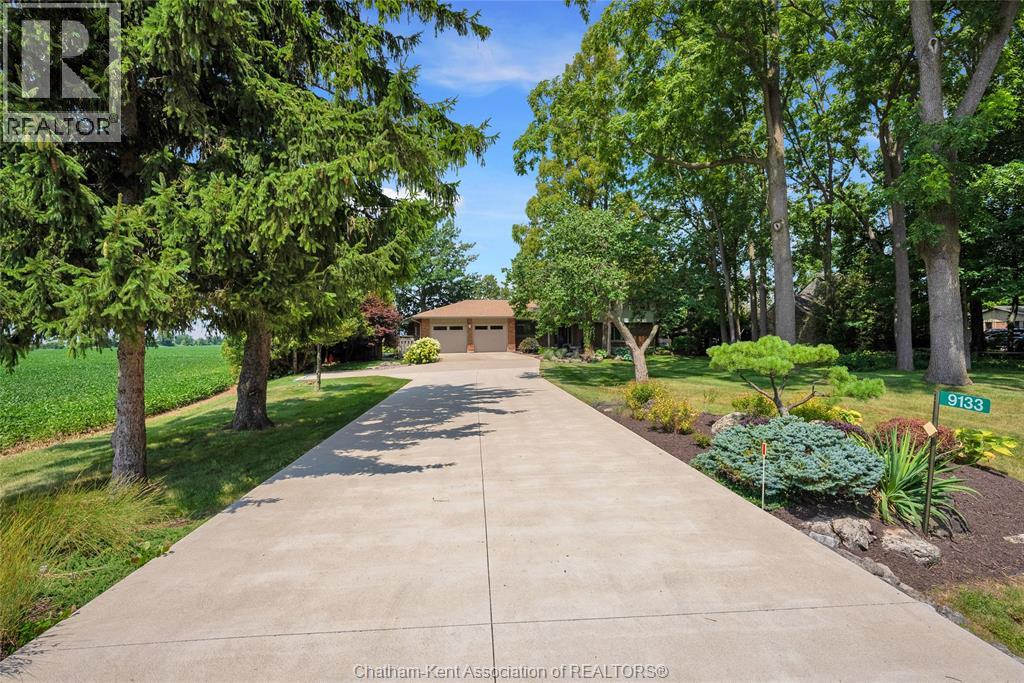 9133 Woodland CRESCENT