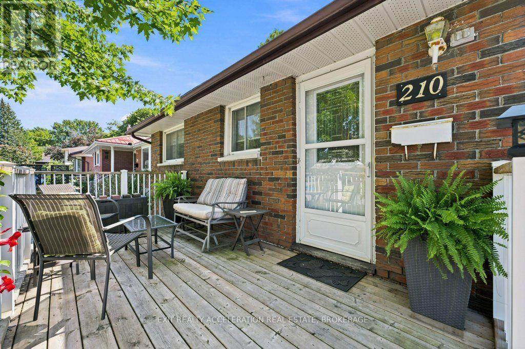 210 UNION STREET - Photo 3