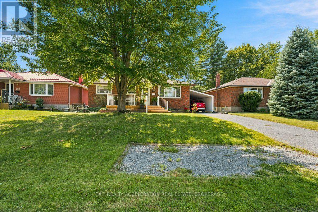 210 UNION STREET - Photo 2