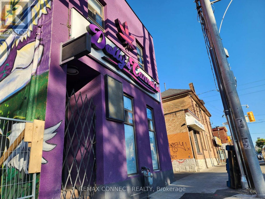 1105 BATHURST STREET