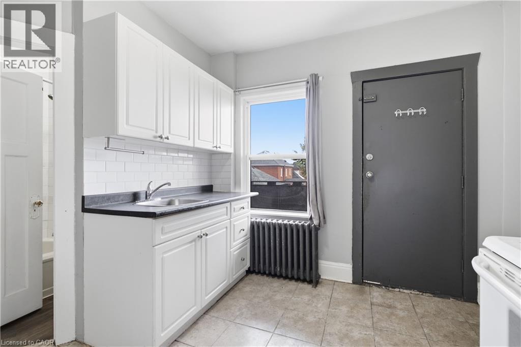 1539-1547 BARTON Street E