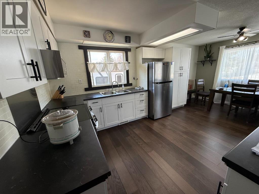 19 Centennial Crescent - Photo 4