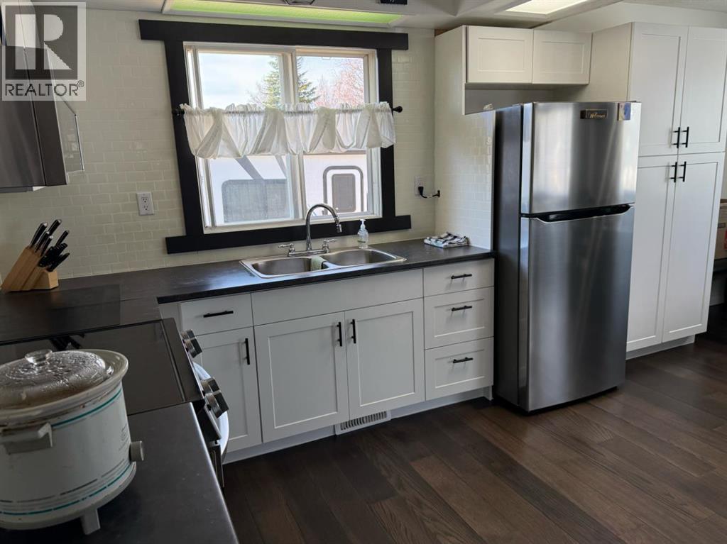 19 Centennial Crescent - Photo 3