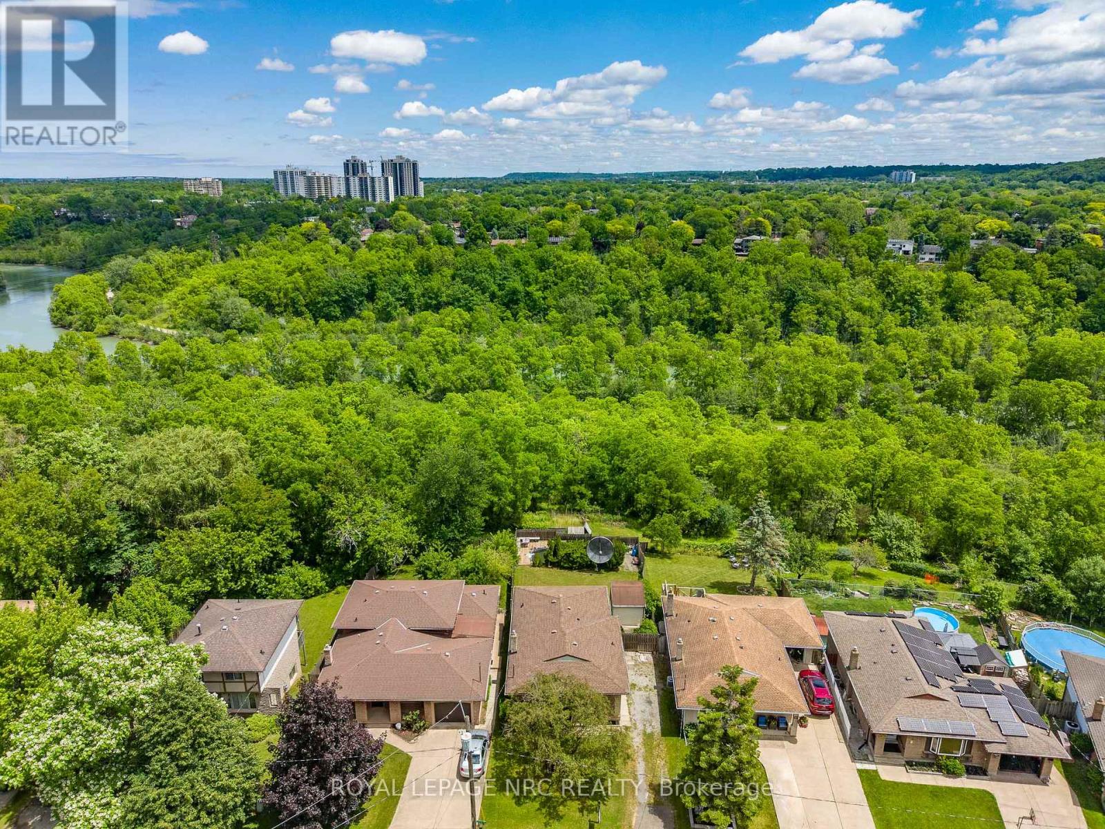 105 HILLVIEW ROAD
