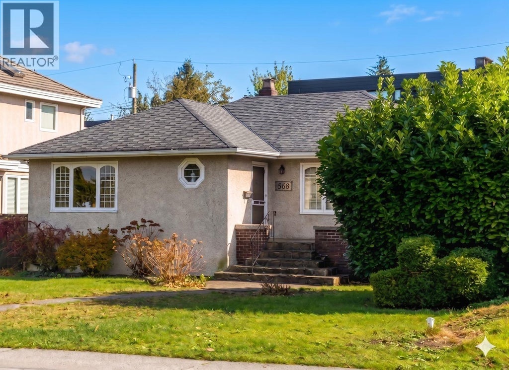 568 W KING EDWARD AVENUE