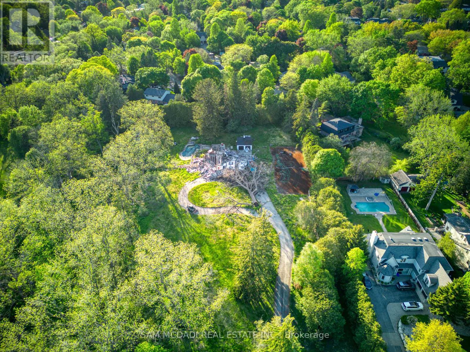 1475 LAKESHORE ROAD E
