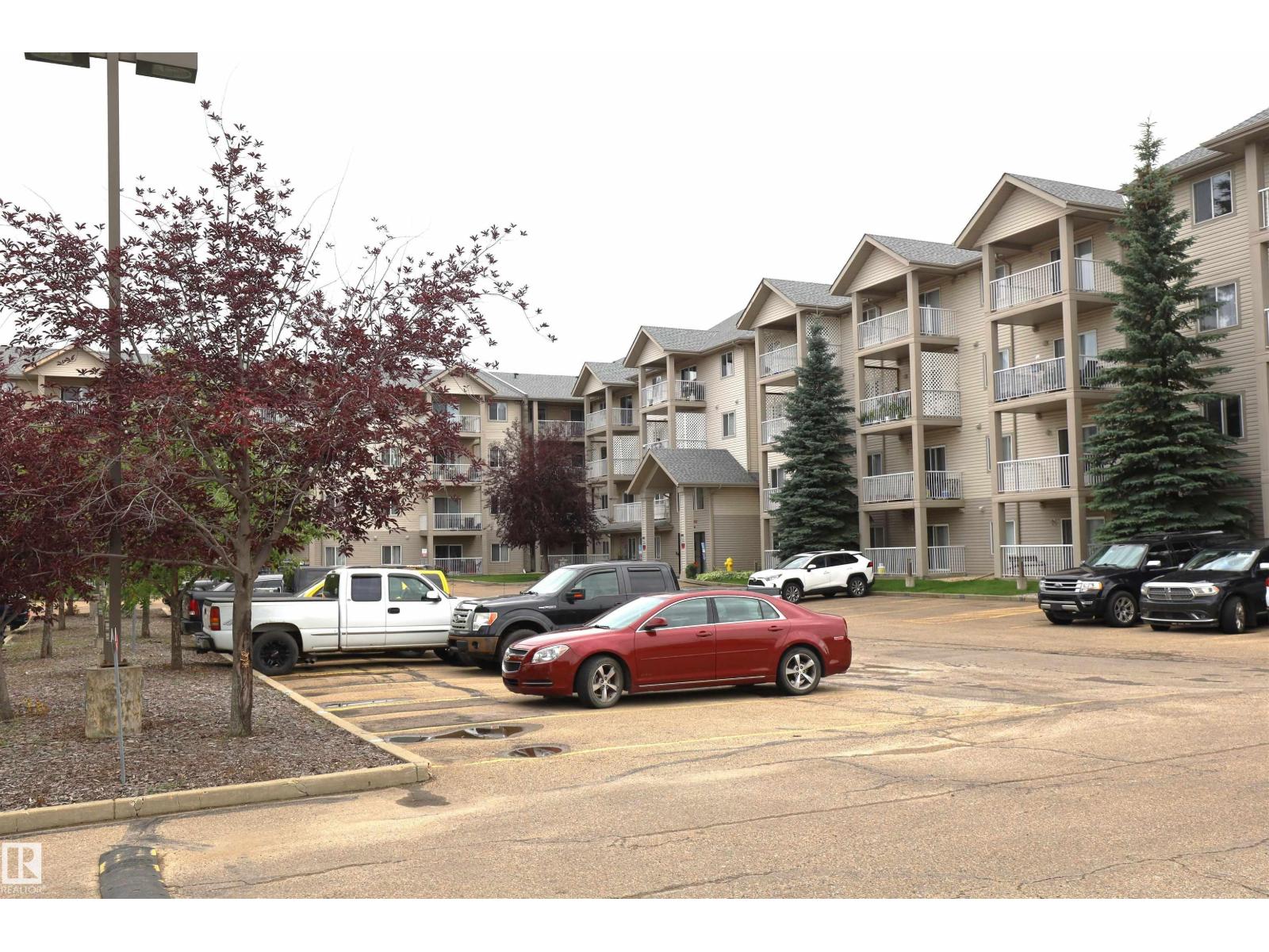 #415 12550 140 AV NW