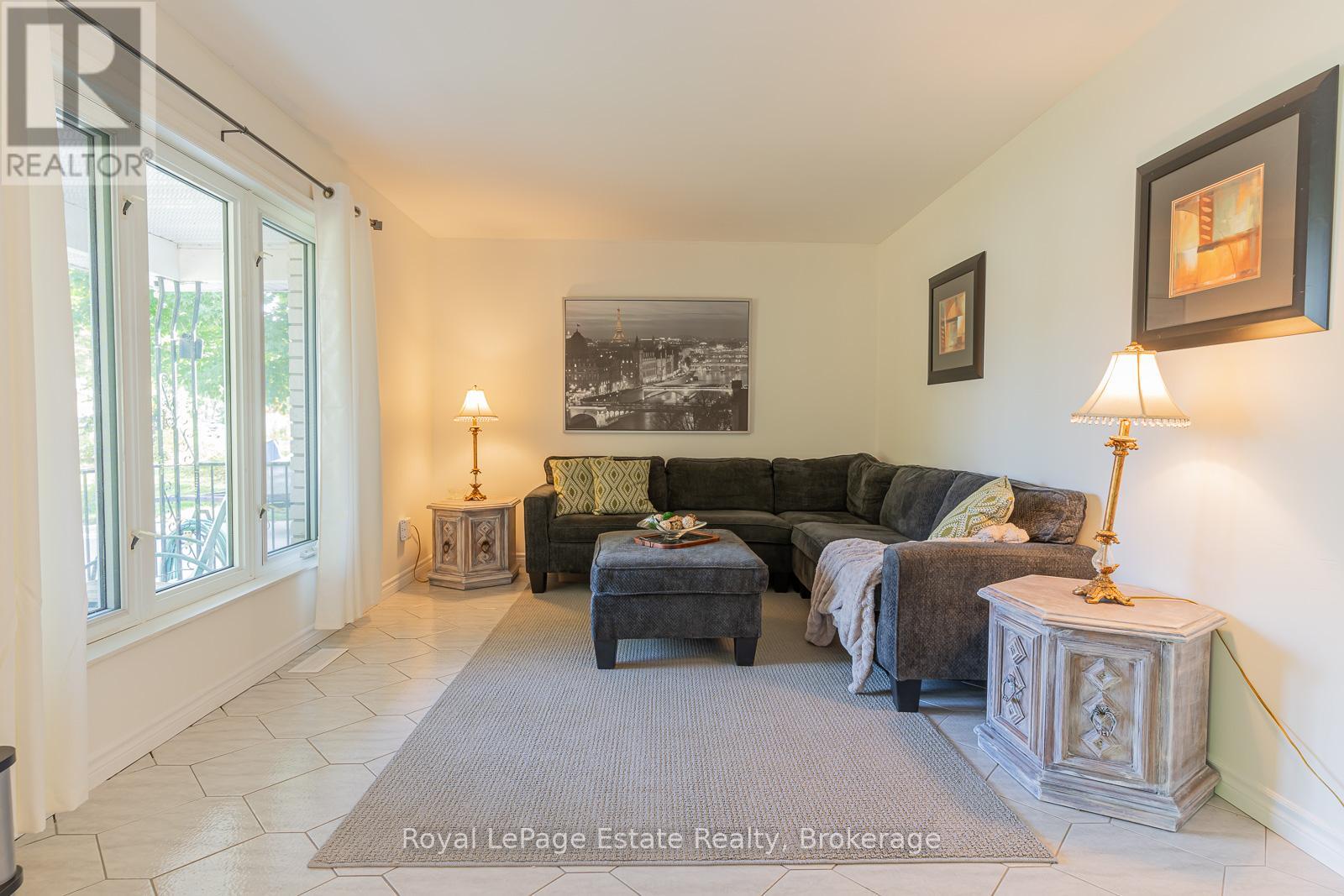 632 BANNISTER DRIVE