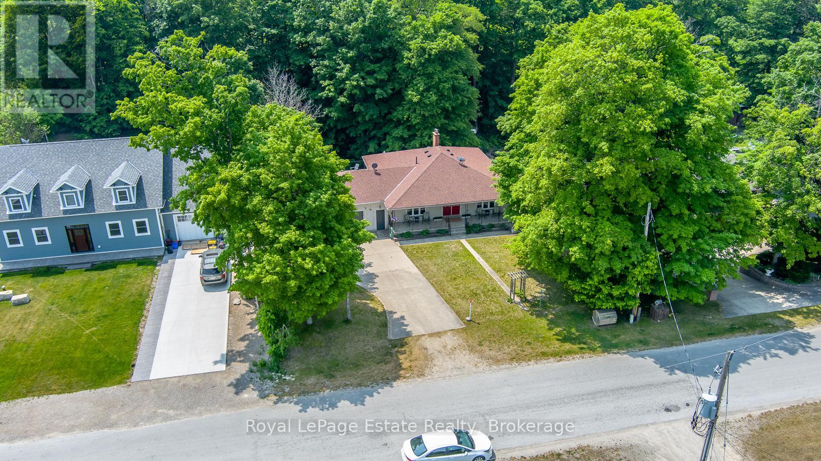 632 BANNISTER DRIVE