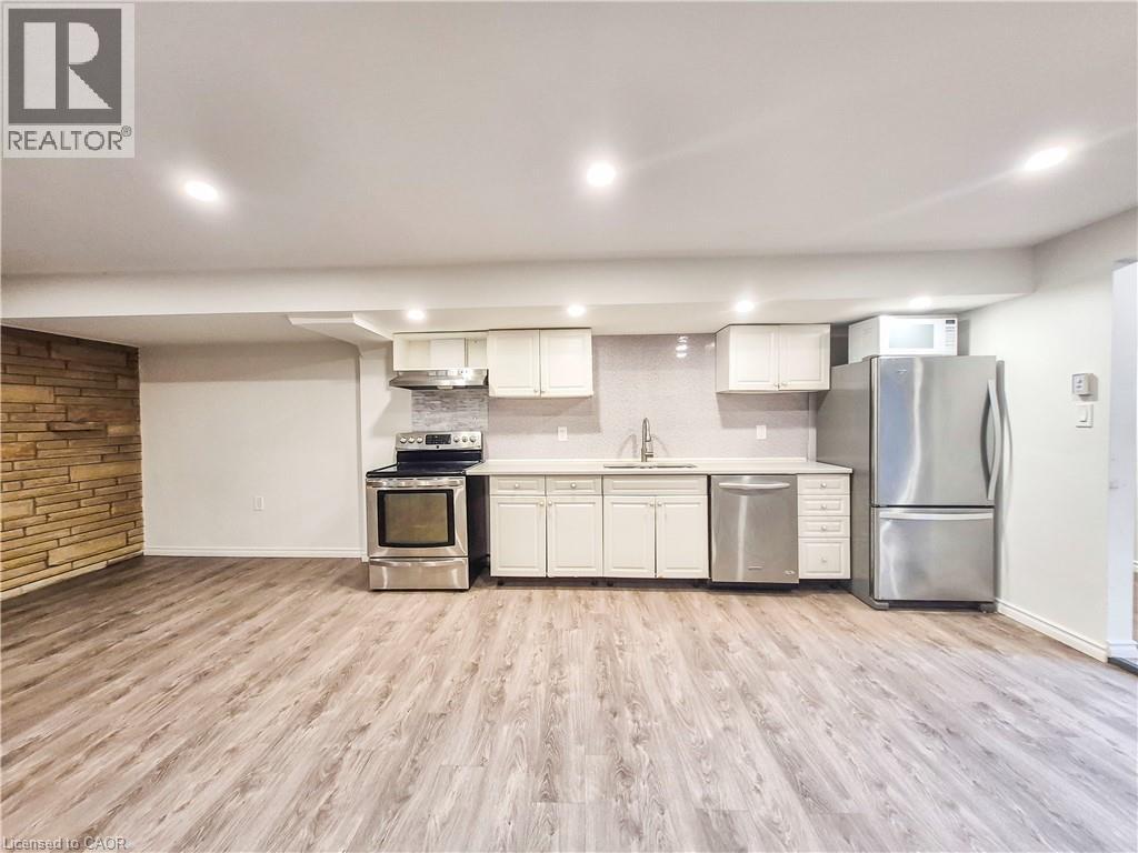 11 DUNCAIRN Avenue