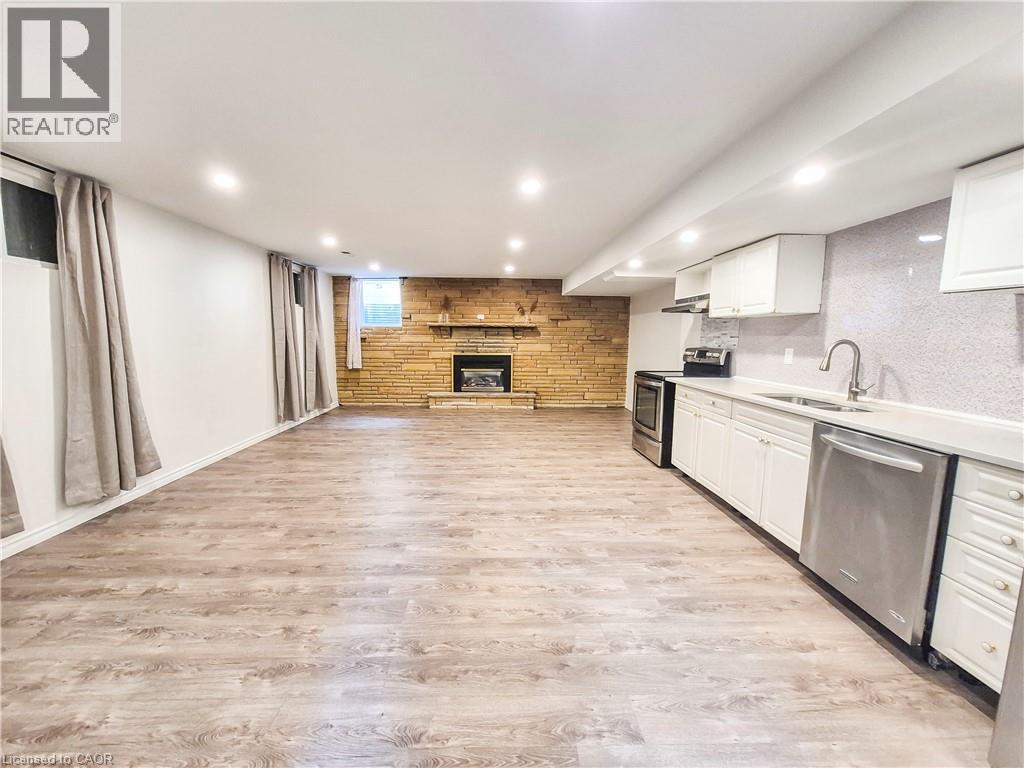 11 DUNCAIRN Avenue