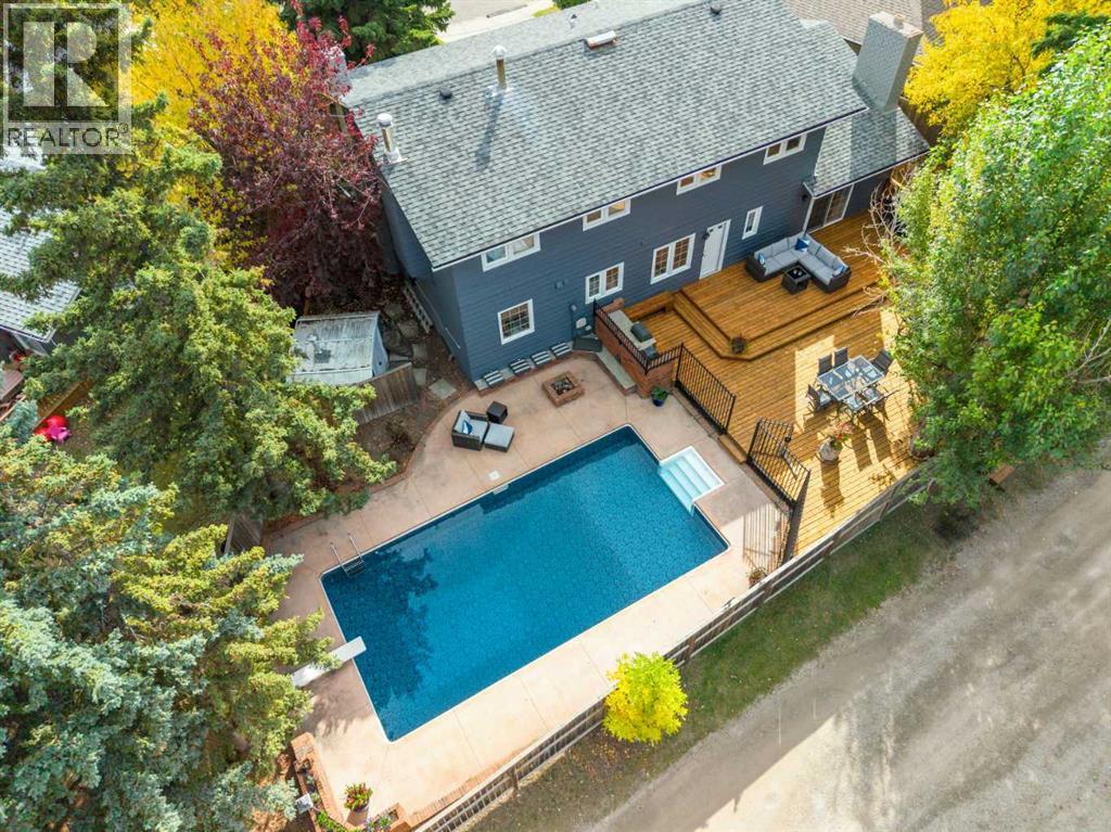 216 Lake Erie Place SE