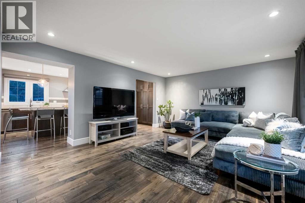 216 Lake Erie Place SE
