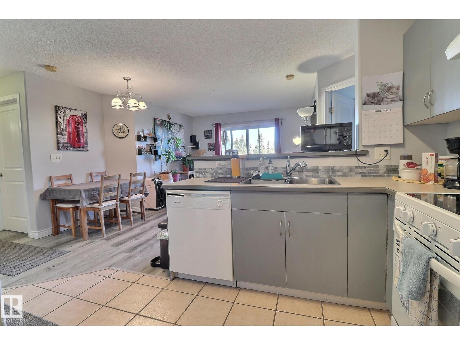 #416 14708 50 ST NW