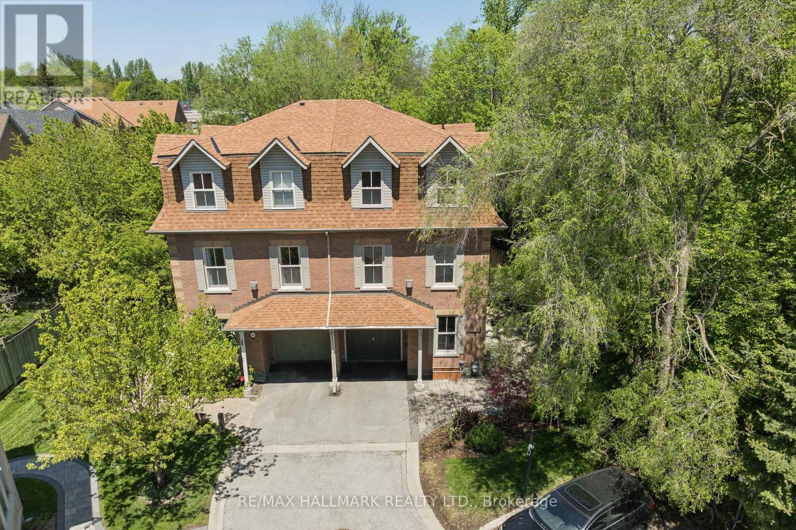 13 E J LENNOX WAY