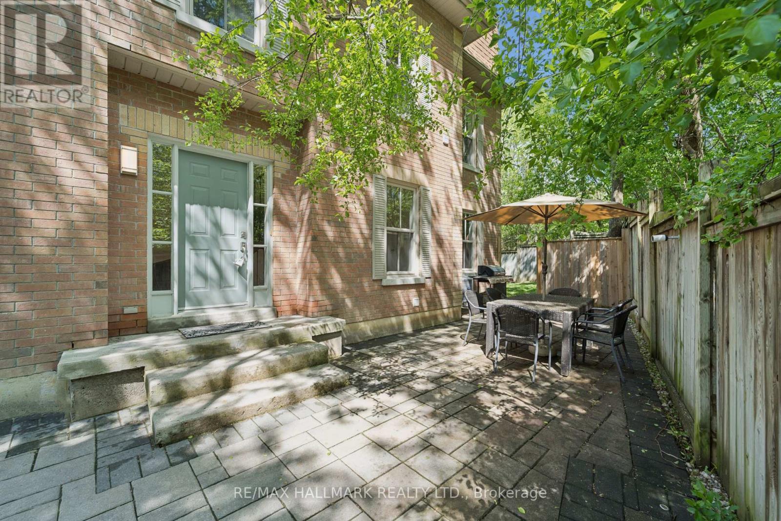 13 E J LENNOX WAY