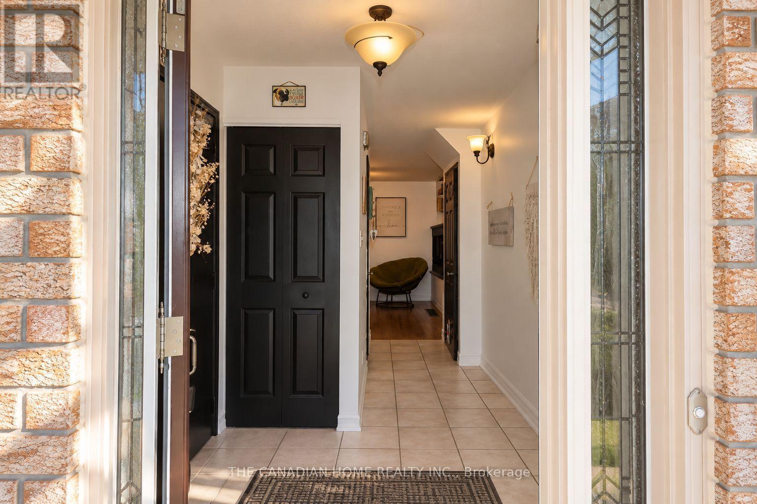 3 DUNHILL CRESCENT N
