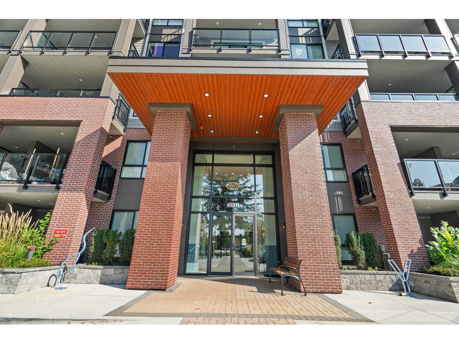 102 45511 CAMPUS DRIVE, Garrison Crossing