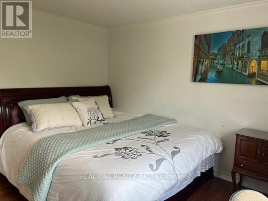 2 Grittani Lane, Toronto (Agincourt South-Malvern West), ON 2
