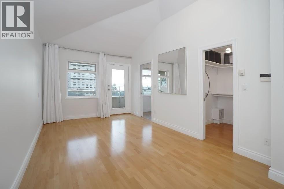 2376 MARINE DRIVE