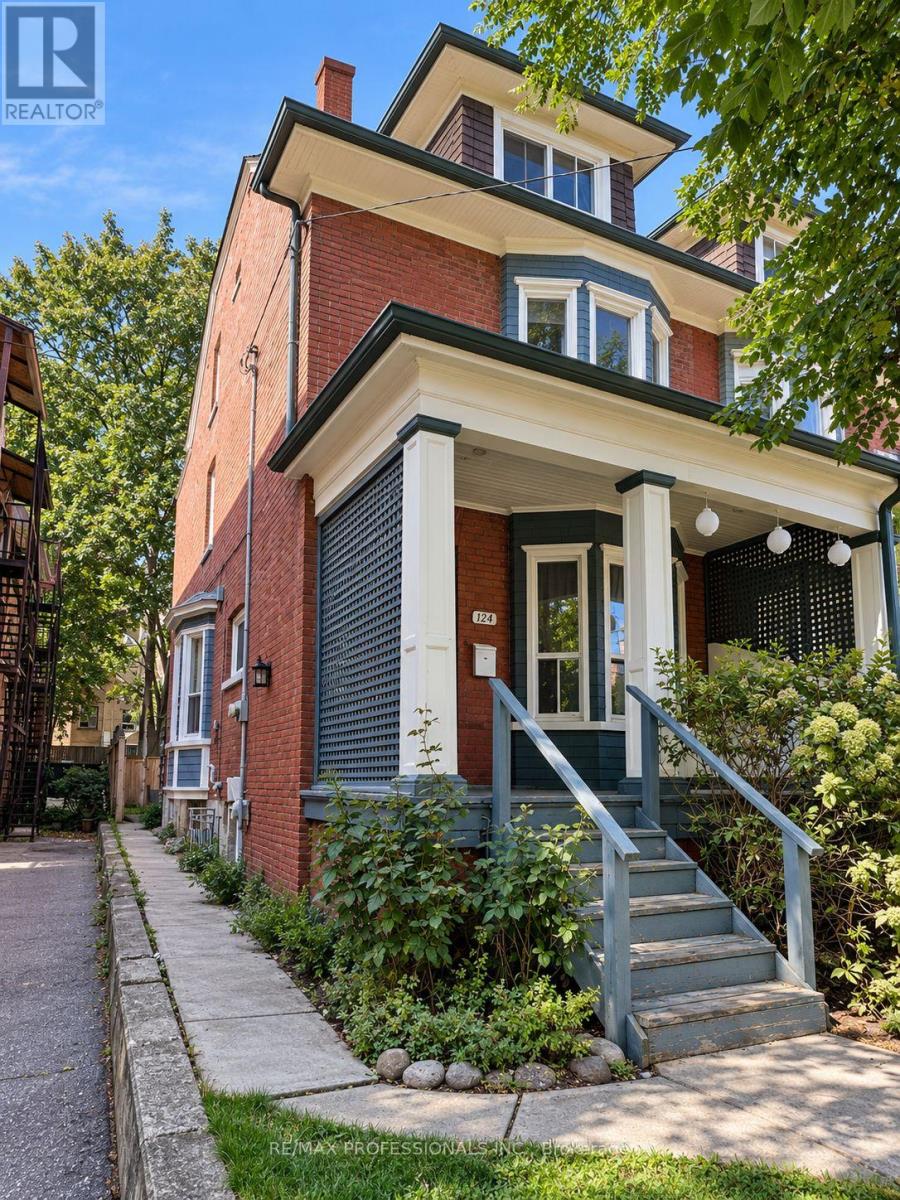 124 CLOSE AVENUE