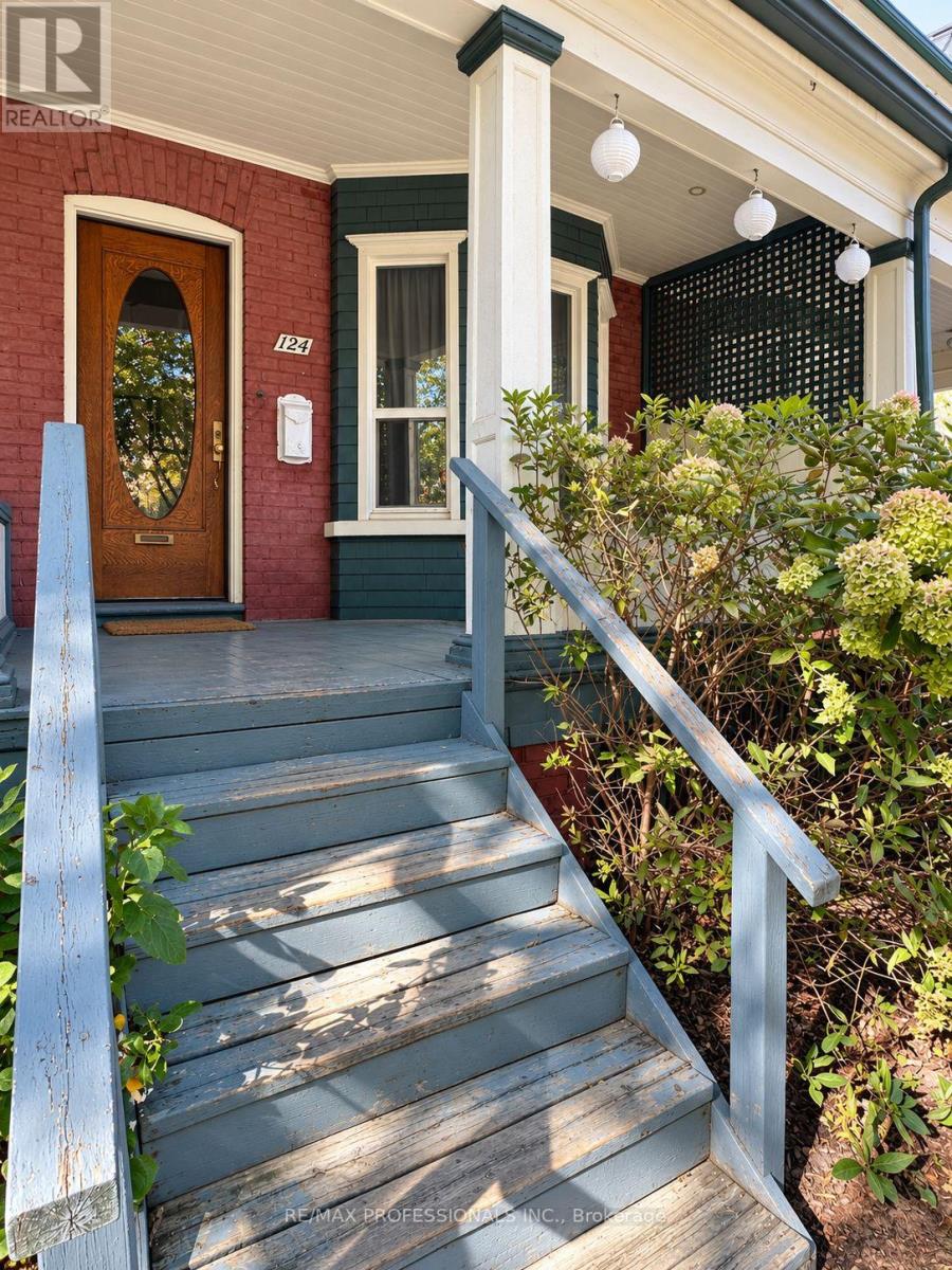 124 CLOSE AVENUE