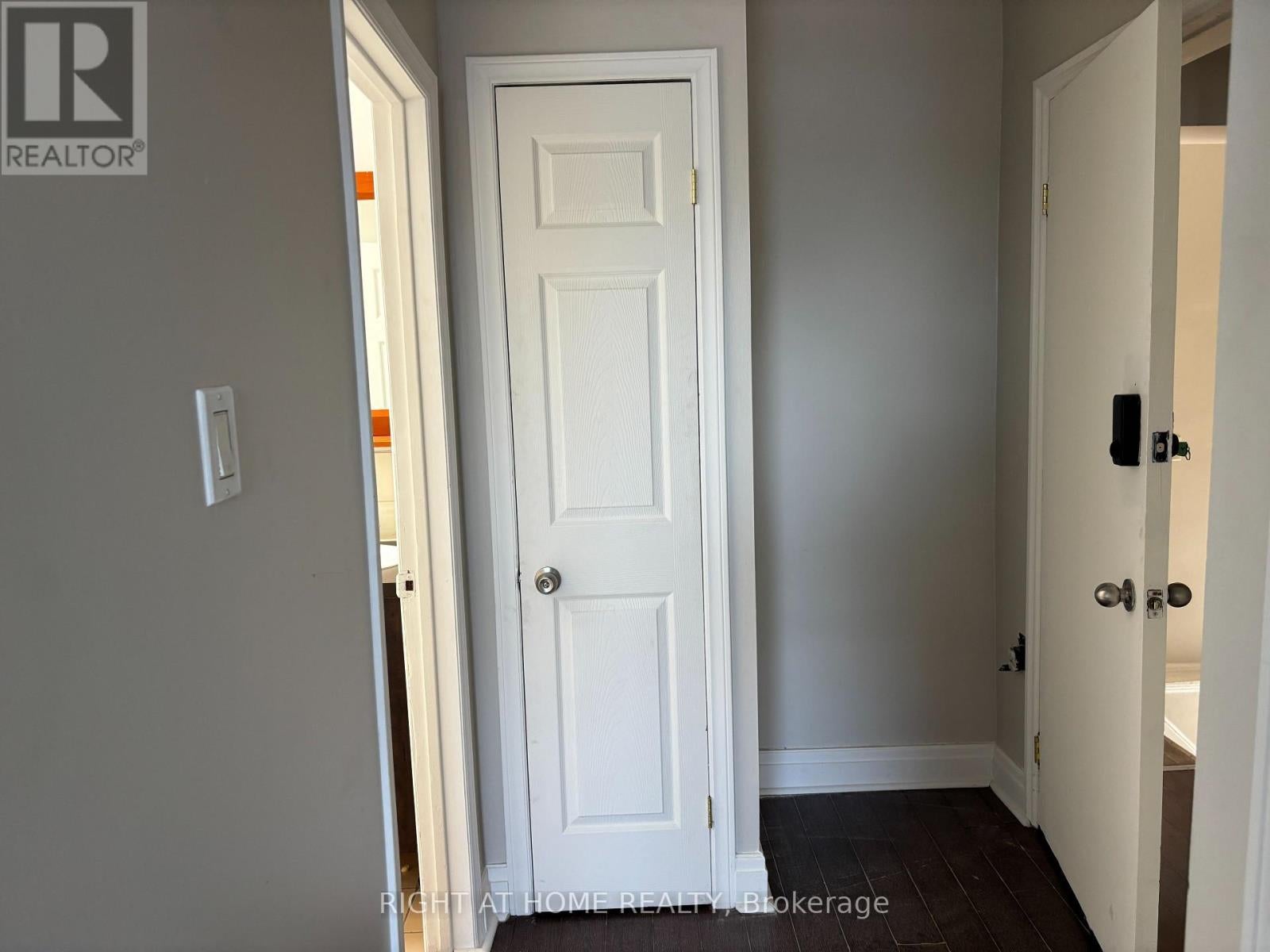 UNIT 2 UPPER - 503 OAKWOOD AVENUE