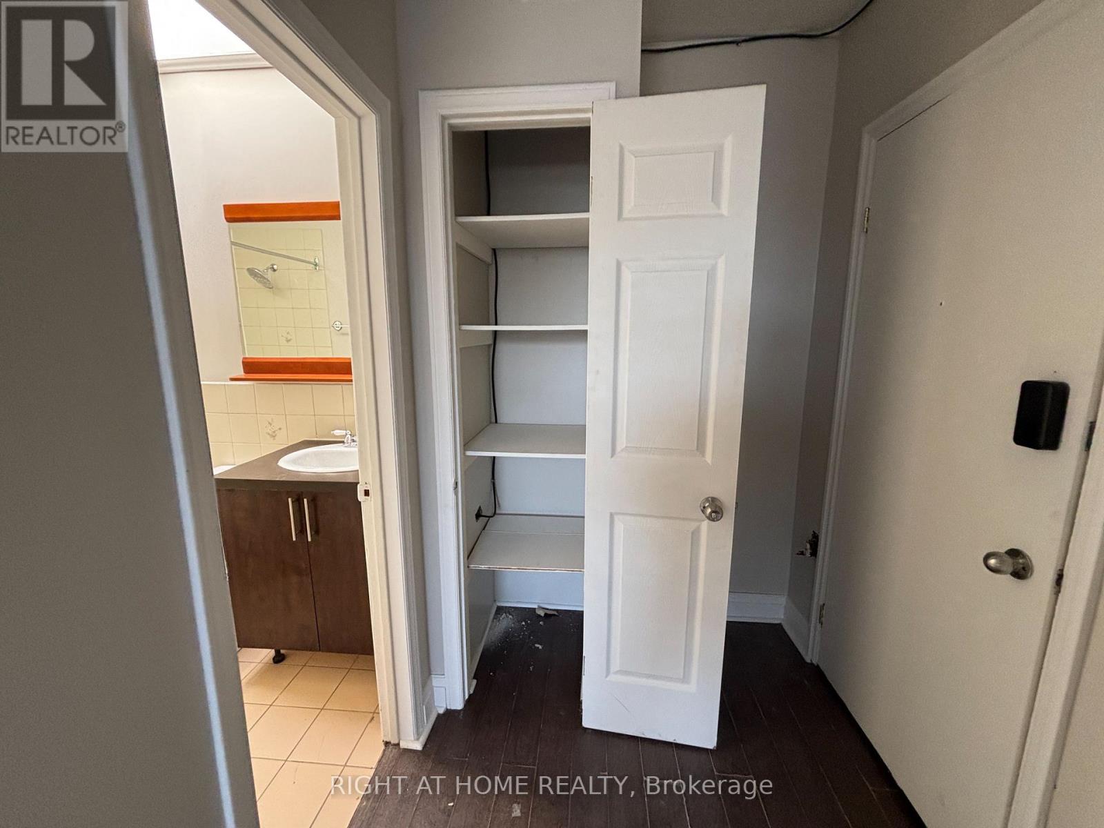 UNIT 2 UPPER - 503 OAKWOOD AVENUE